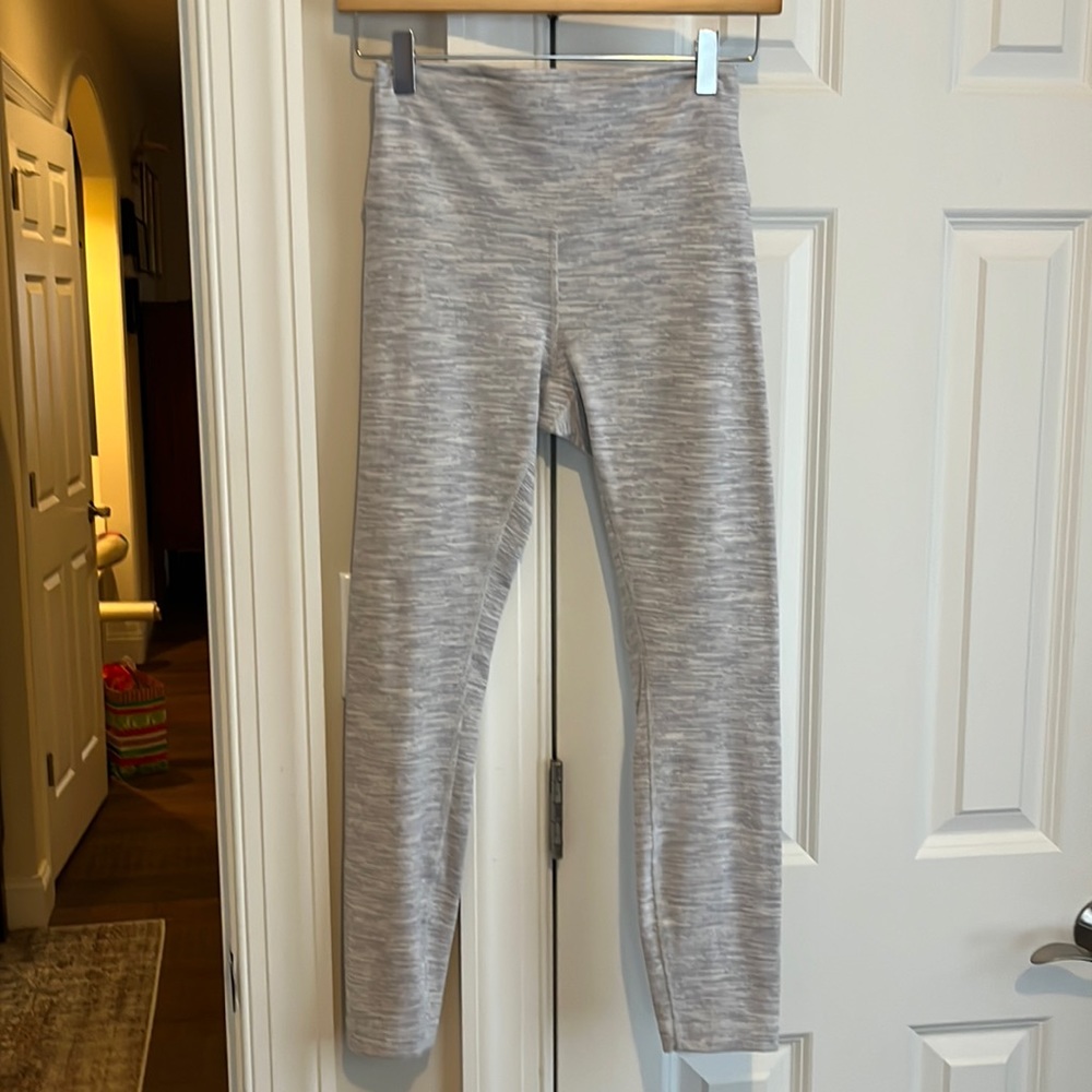 Lululemon Light Gray Marled Leggings Size 6
